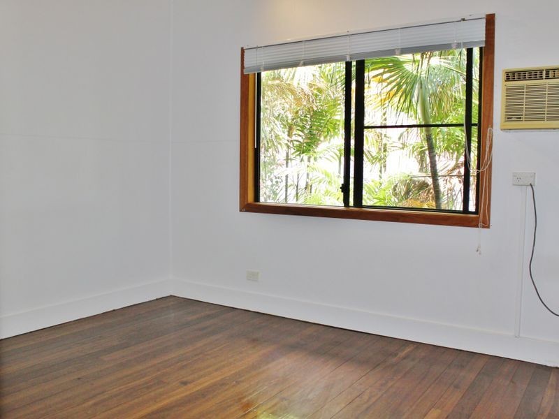 1 Ribbon Close, Clifton Beach QLD 4879
