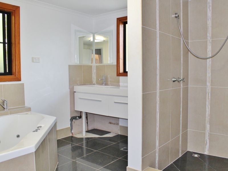 1 Ribbon Close, Clifton Beach QLD 4879