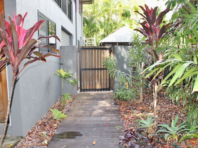 1 Ribbon Close, Clifton Beach QLD 4879