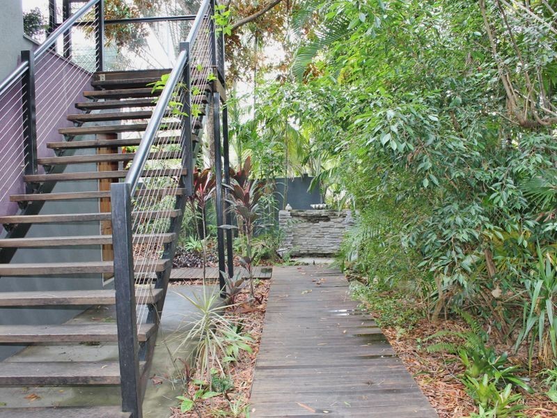 1 Ribbon Close, Clifton Beach QLD 4879