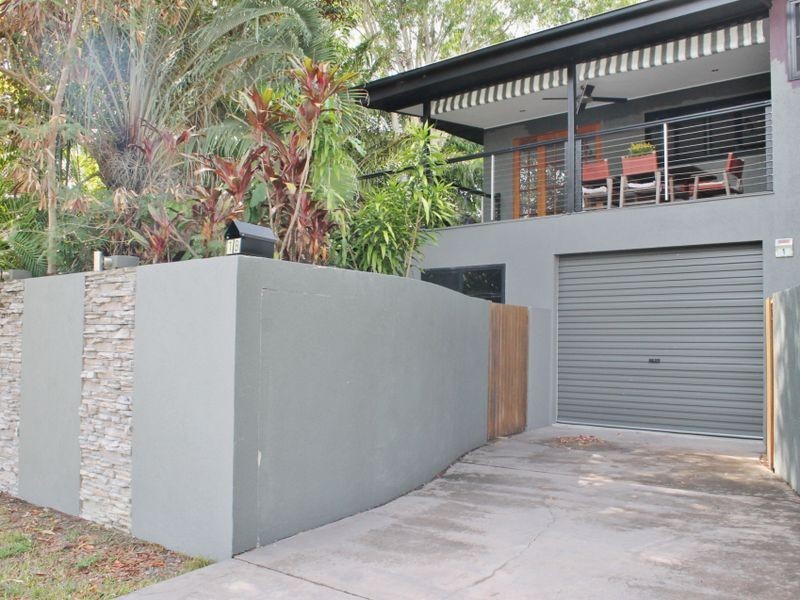 1 Ribbon Close, Clifton Beach QLD 4879