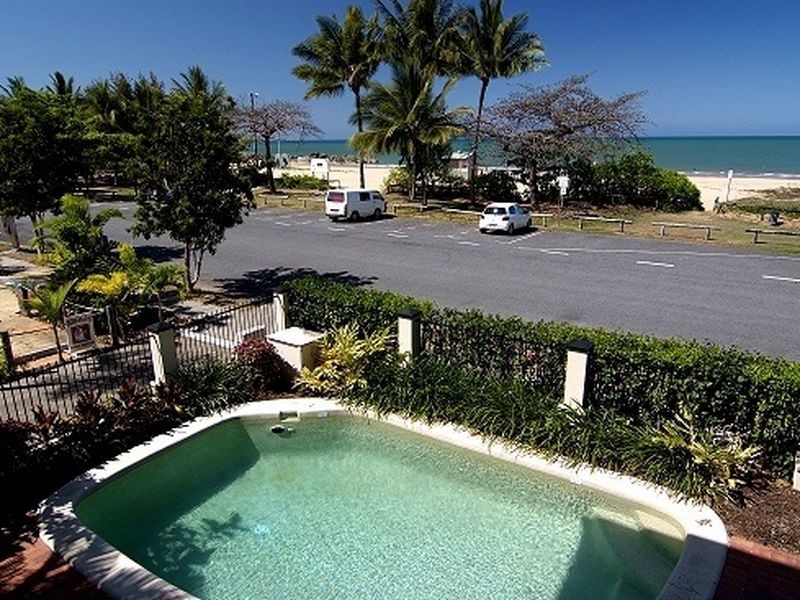 77 Sims Esplanade, Yorkeys Knob QLD 4878