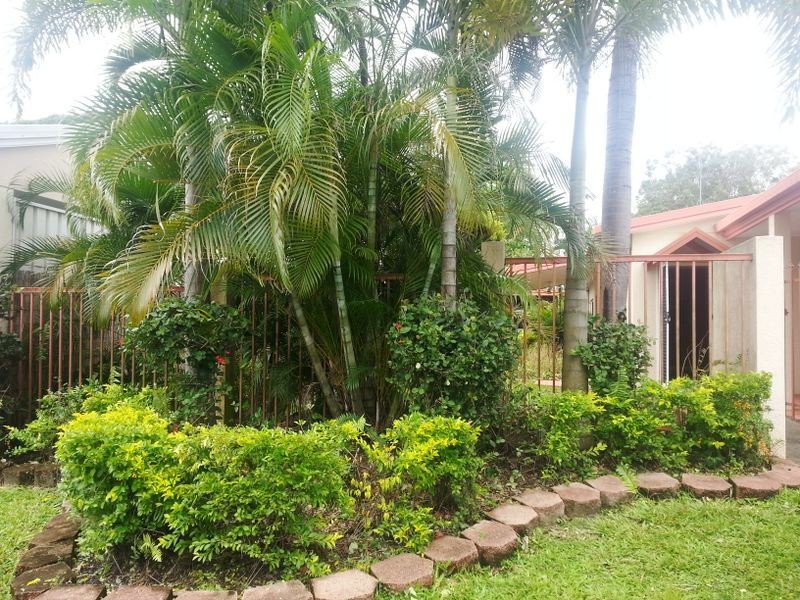 11 Feathertop Close, Smithfield QLD 4878