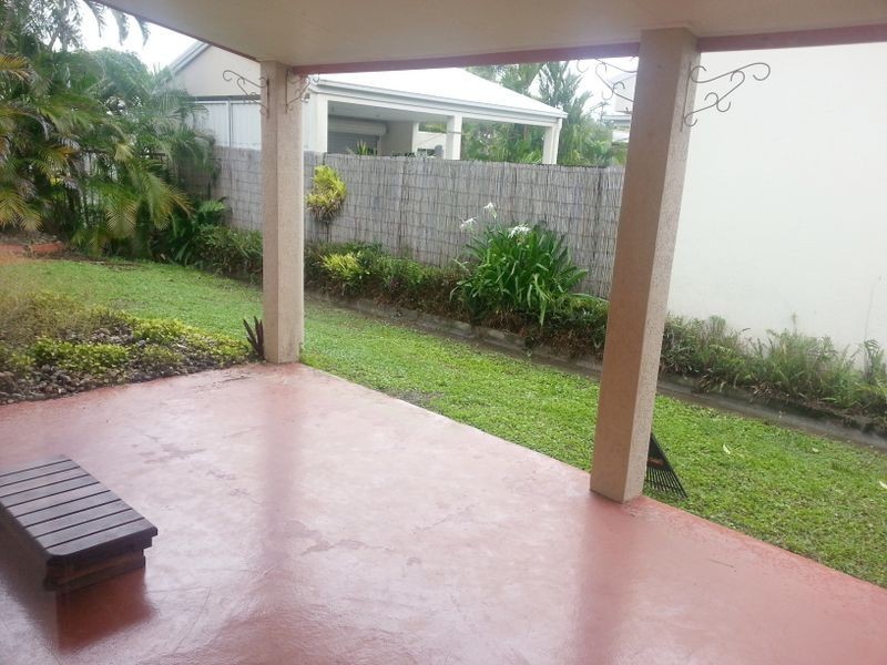 11 Feathertop Close, Smithfield QLD 4878