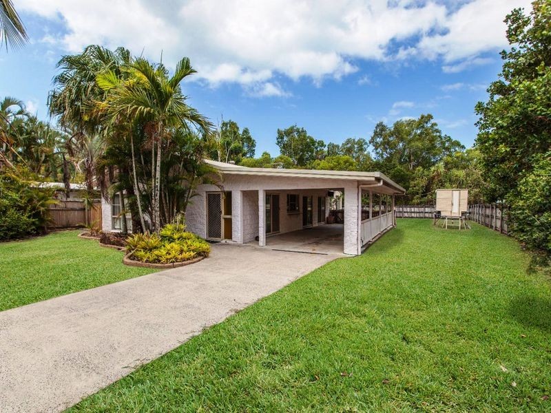 56 Baronia Cresent, Holloways Beach QLD 4878
