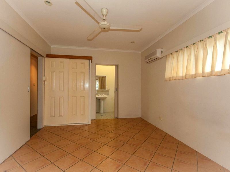 56 Baronia Cresent, Holloways Beach QLD 4878