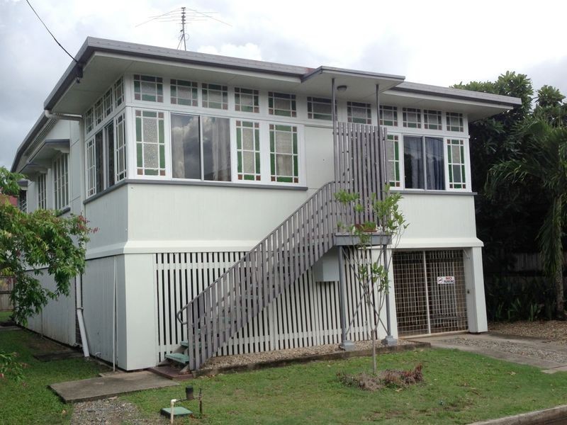 9 TERMINUS STREET, Cairns QLD 4870