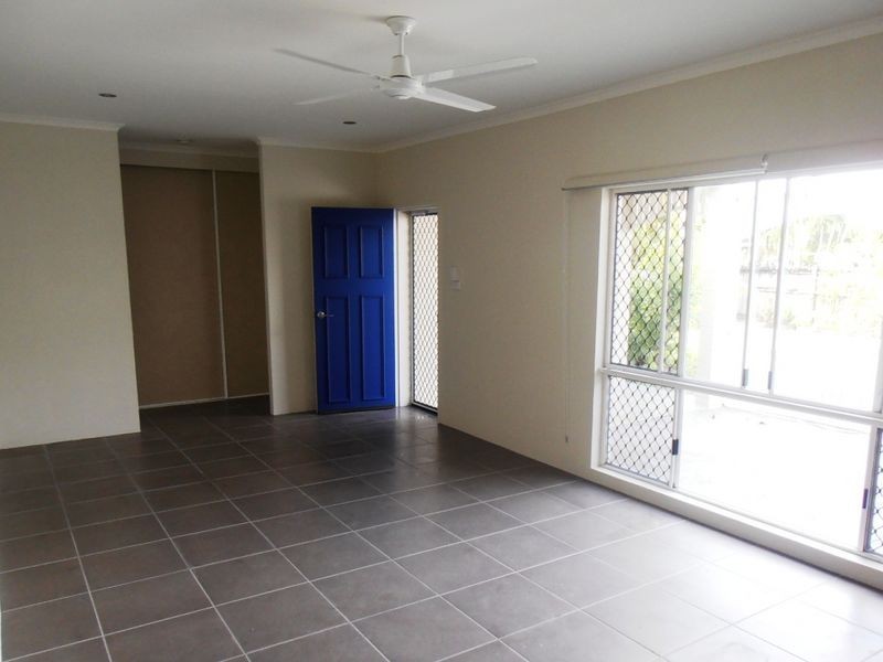 14 Scarborough Close, Kewarra Beach QLD 4879