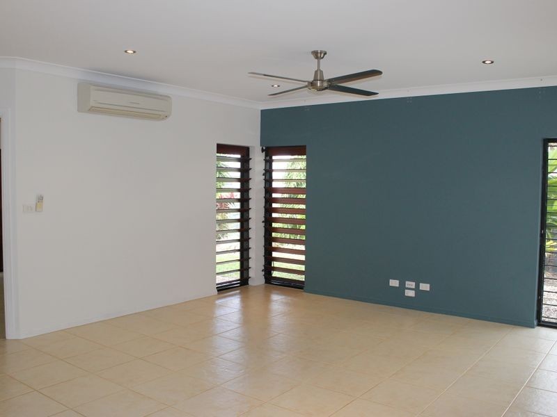 10 Palmetto Street, Palm Cove QLD 4879