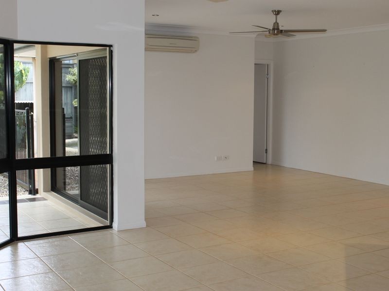 10 Palmetto Street, Palm Cove QLD 4879