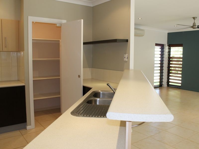 10 Palmetto Street, Palm Cove QLD 4879