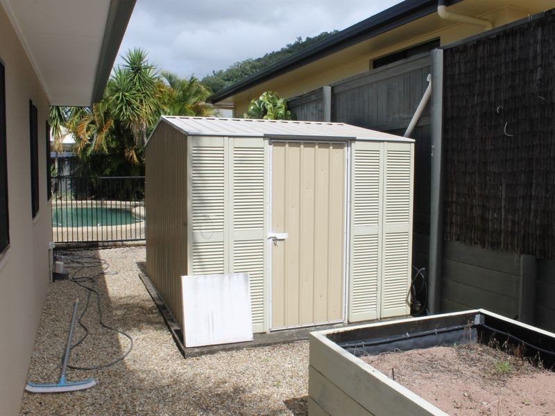 10 Palmetto Street, Palm Cove QLD 4879