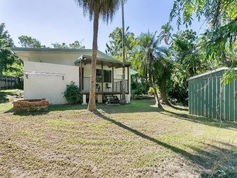 7 Buchan Street, Palm Cove QLD 4879