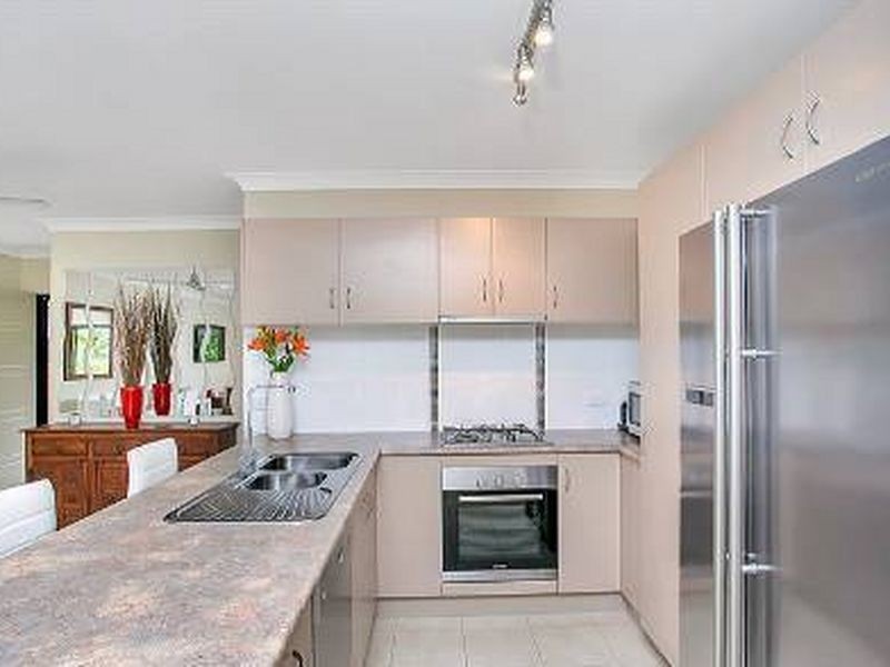4 Michelia Street, Palm Cove QLD 4879