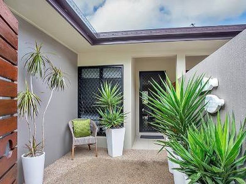 4 Michelia Street, Palm Cove QLD 4879