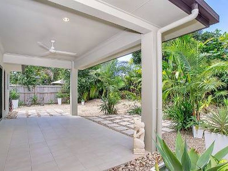 4 Michelia Street, Palm Cove QLD 4879