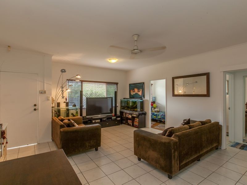 25 Derby Street, Yorkeys Knob QLD 4878