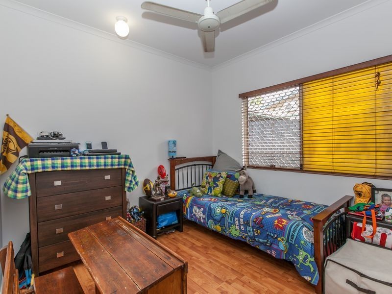 25 Derby Street, Yorkeys Knob QLD 4878