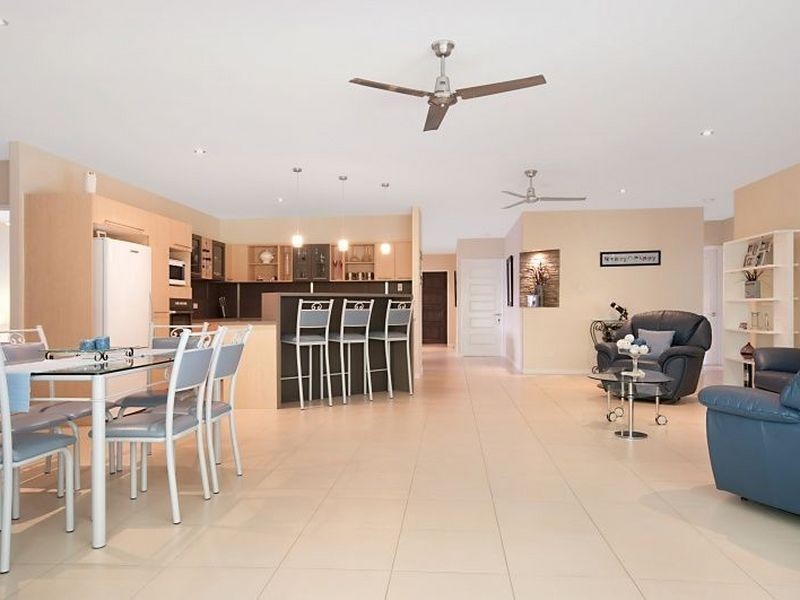 6 Palmetto Street, Palm Cove QLD 4879