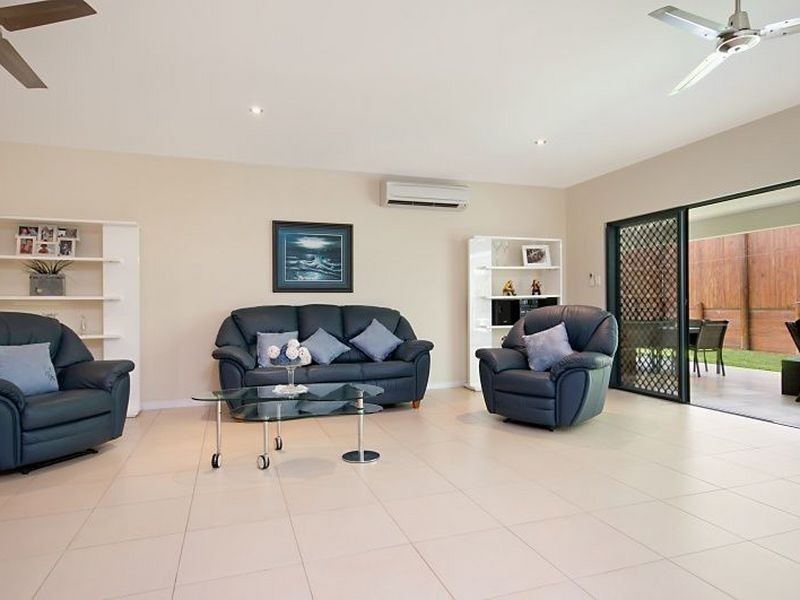 6 Palmetto Street, Palm Cove QLD 4879