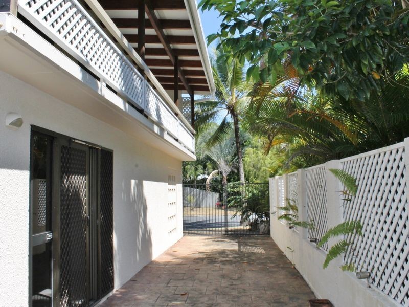 5 Upolu Esplanade, Clifton Beach QLD 4879