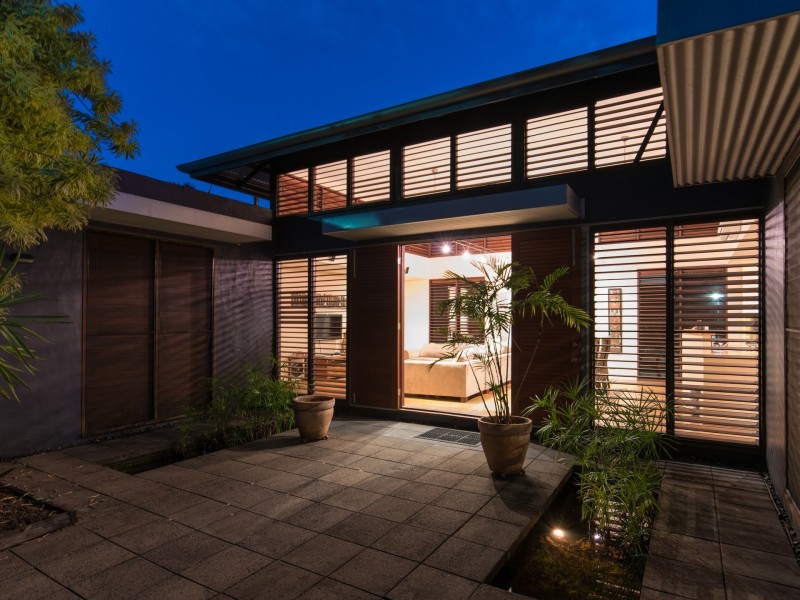 17 Barrier Close, Clifton Beach QLD 4879