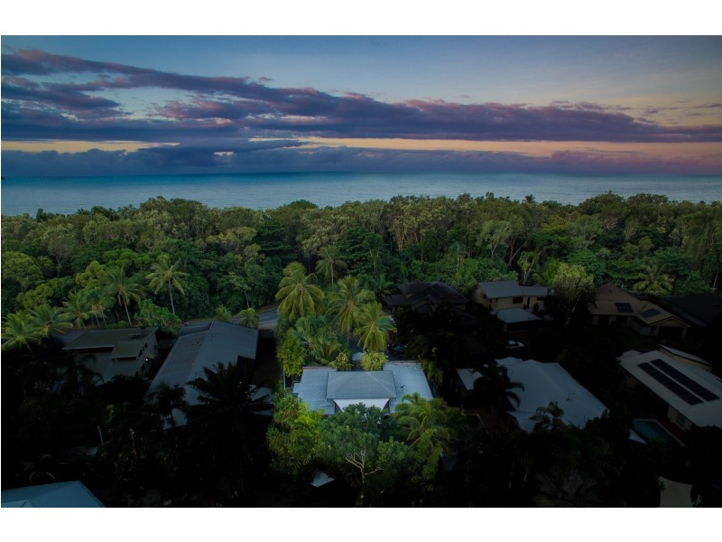 17 Barrier Close, Clifton Beach QLD 4879