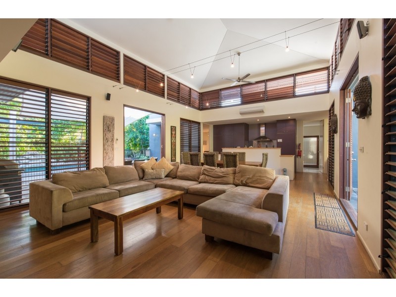 17 Barrier Close, Clifton Beach QLD 4879