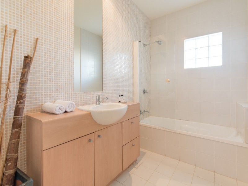 17 Barrier Close, Clifton Beach QLD 4879