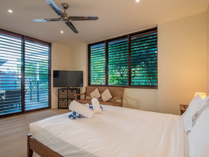 17 Barrier Close, Clifton Beach QLD 4879