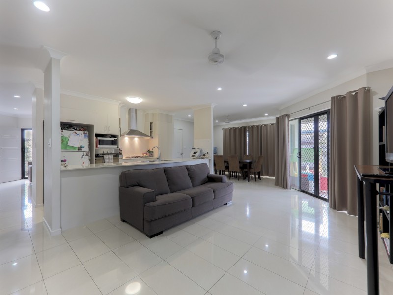 10 Angor Road, Trinity Park QLD 4879