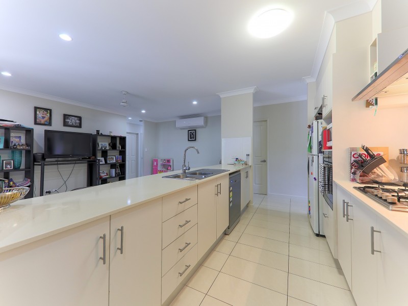 10 Angor Road, Trinity Park QLD 4879