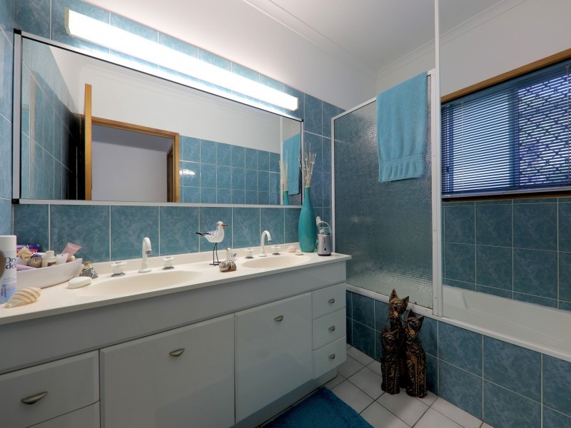 12 Clohesy Court, Kanimbla QLD 4870