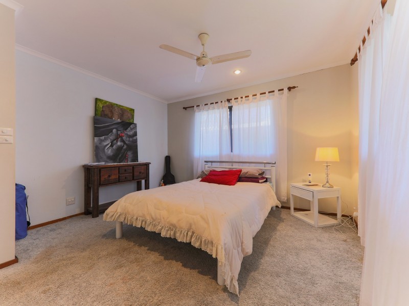 6 ROSLYN CLOSE, Yorkeys Knob QLD 4878