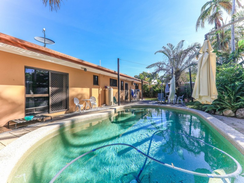 6 ROSLYN CLOSE, Yorkeys Knob QLD 4878