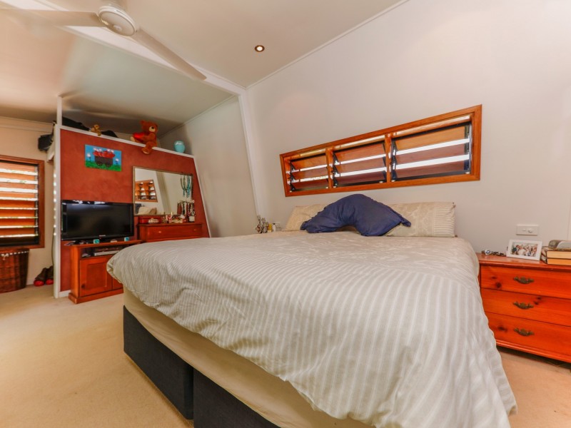 1 Golf Street, Yorkeys Knob QLD 4878