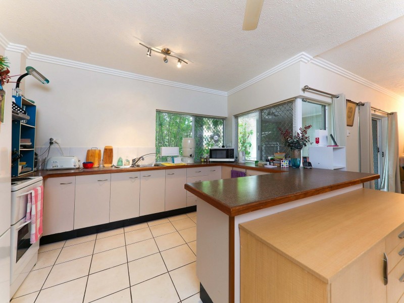8/40-42 Old Smithfield Road, Freshwater QLD 4870