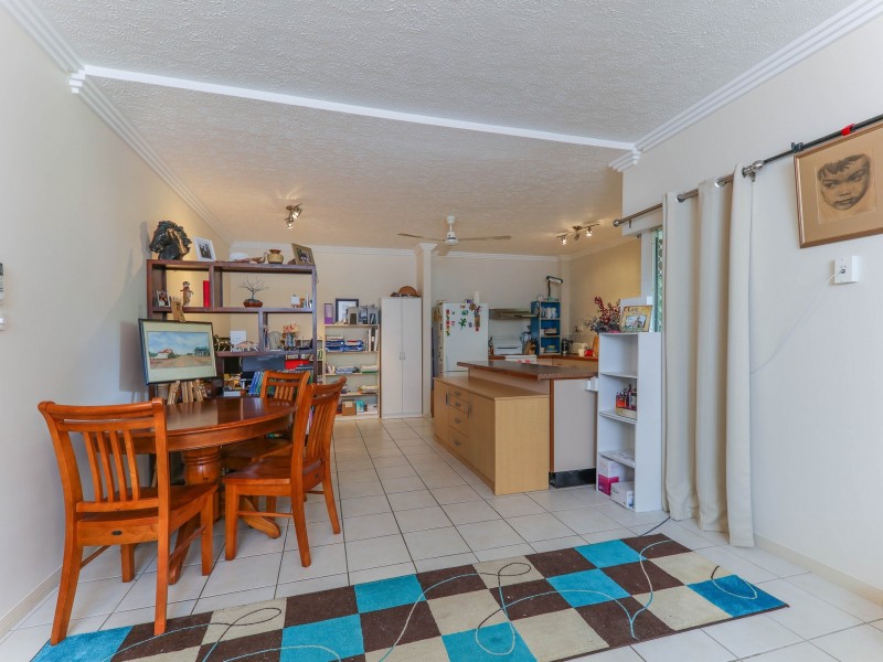 8/40-42 Old Smithfield Road, Freshwater QLD 4870