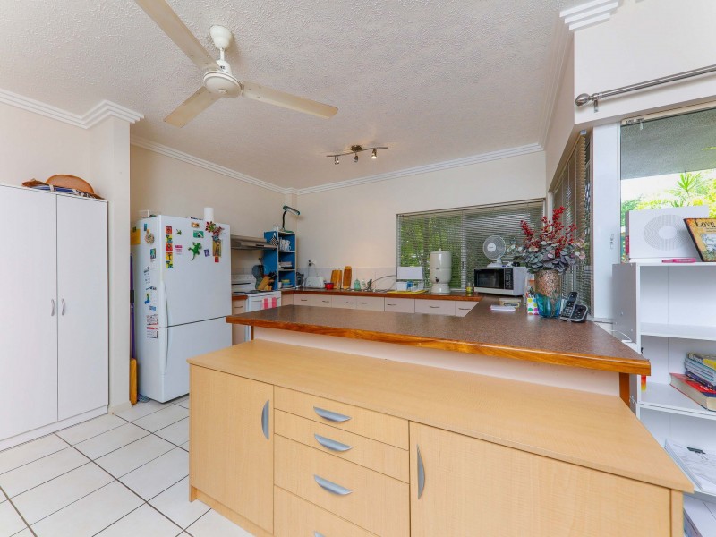 8/40-42 Old Smithfield Road, Freshwater QLD 4870