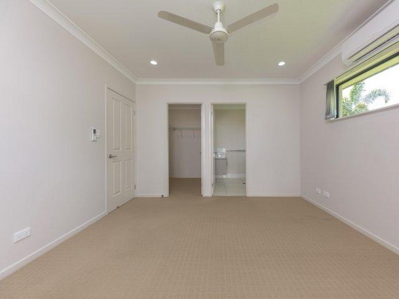 10 Coastline Parade, Trinity Beach QLD 4879