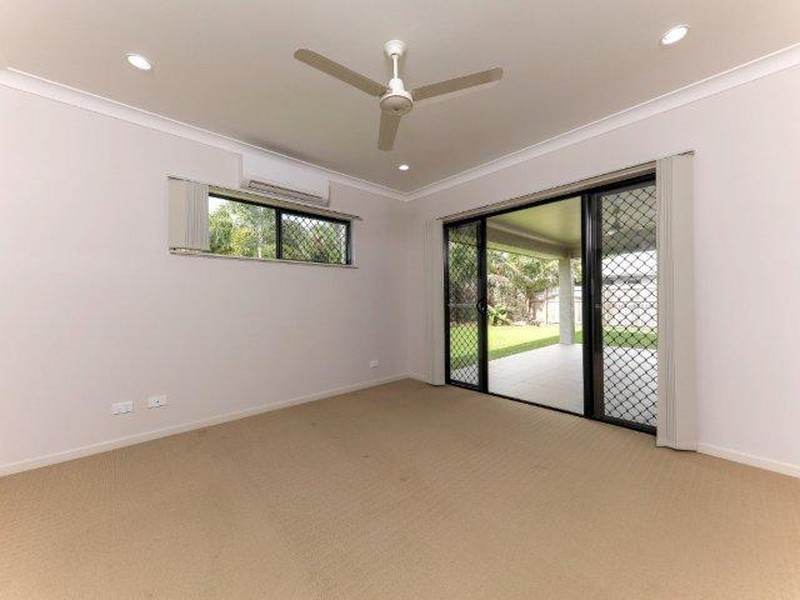 10 Coastline Parade, Trinity Beach QLD 4879