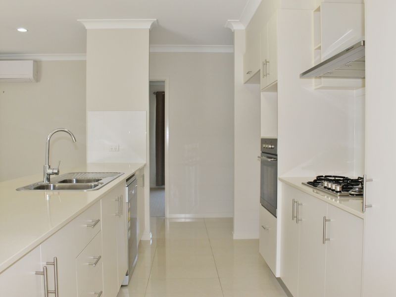 10 Angor Rd, Trinity Park QLD 4879