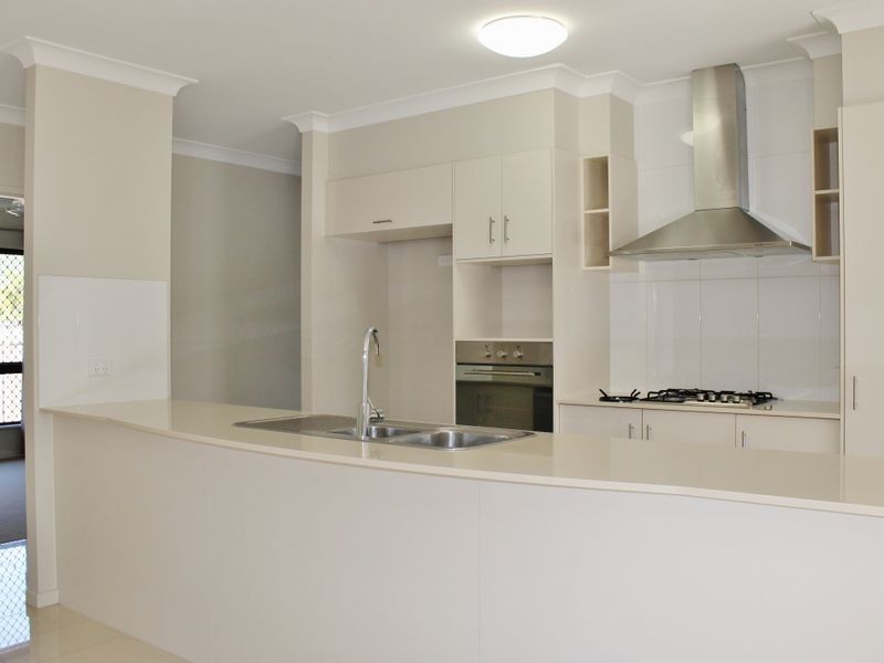 10 Angor Rd, Trinity Park QLD 4879