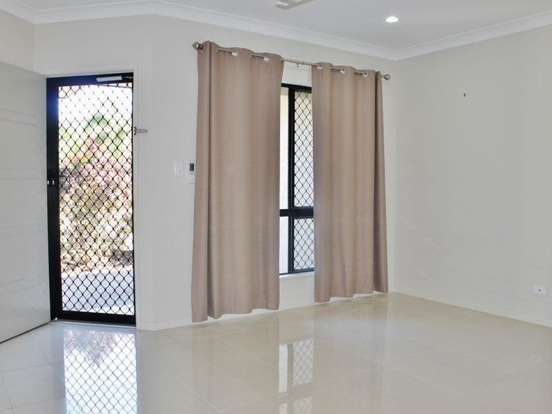 10 Angor Rd, Trinity Park QLD 4879