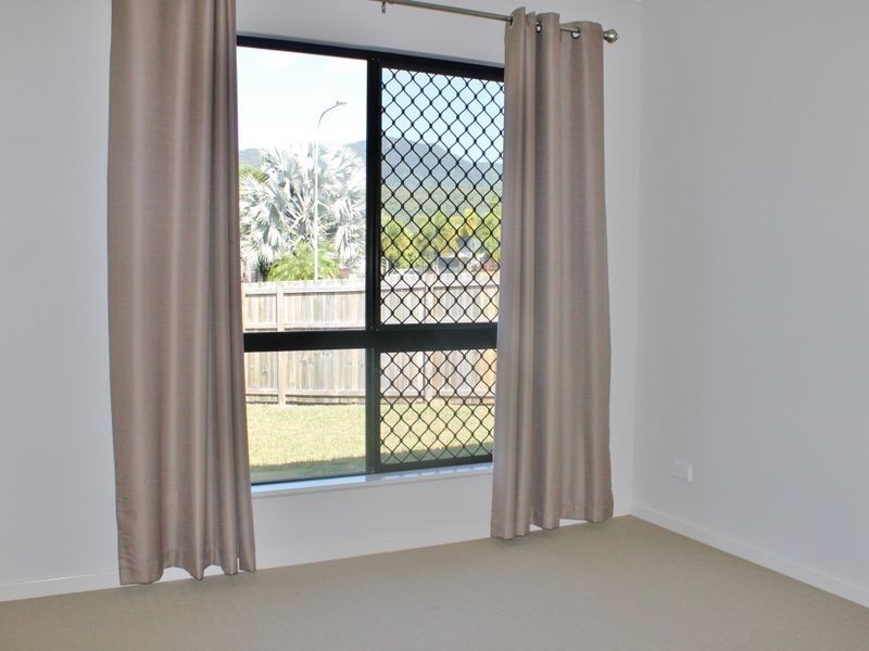 10 Angor Rd, Trinity Park QLD 4879