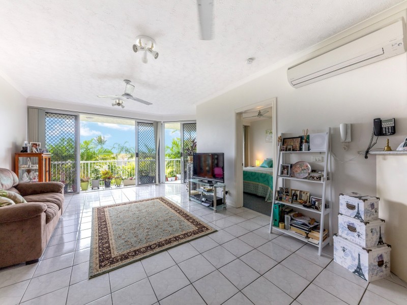 2/40 Moore Street, Trinity Beach QLD 4879