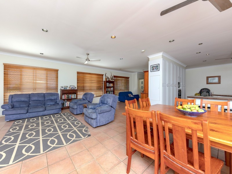 1 Araminta Street, Bentley Park QLD 4869