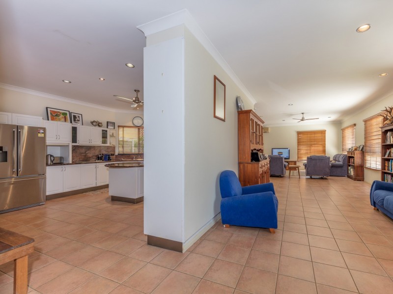 1 Araminta Street, Bentley Park QLD 4869