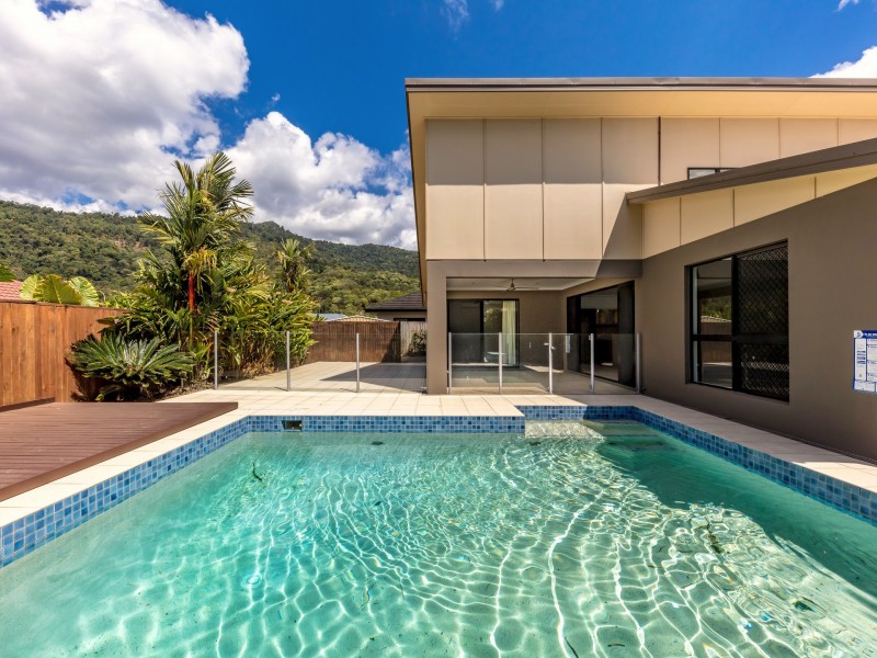 5 Bushlark Place, Smithfield QLD 4878