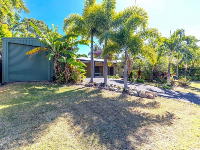 16 Volute Close, Trinity Beach QLD 4879